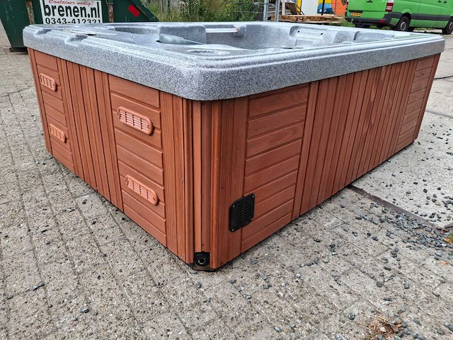 Dynastie spa 3 persoons amerikaans jacuzzi en buitenspa - afbeelding 11 van  17