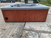 Dynastie spa 3 persoons amerikaans jacuzzi en buitenspa - afbeelding 13 van  17