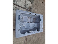 Dynastie spa 3 persoons amerikaans jacuzzi en buitenspa - afbeelding 4 van  11