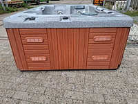 Dynastie spa 3 persoons amerikaans jacuzzi en buitenspa - afbeelding 4 van  7