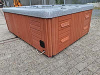 Dynastie spa 3 persoons amerikaans jacuzzi en buitenspa - afbeelding 4 van  13