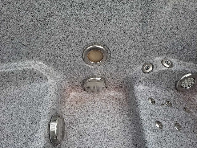 Dynastie spa 3 persoons amerikaans jacuzzi en buitenspa - afbeelding 7 van  13