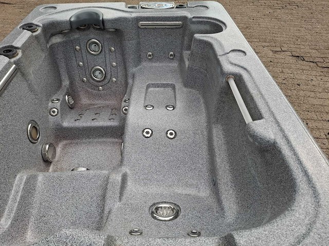 Dynastie spa 3 persoons amerikaans jacuzzi en buitenspa - afbeelding 2 van  17