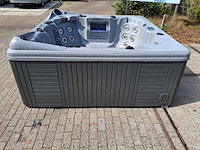 Dynasty 6 persoons amerikaans jacuzzi en buitenspa - afbeelding 25 van  33