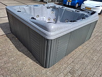 Dynasty 6 persoons amerikaans jacuzzi en buitenspa - afbeelding 12 van  19