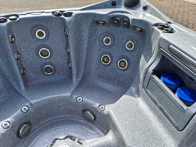 Dynasty 6 persoons amerikaans jacuzzi en buitenspa - afbeelding 17 van  31