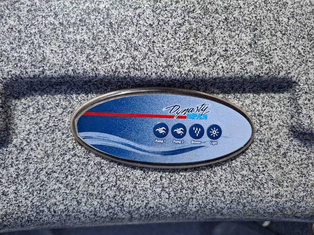 Dynasty 6 persoons amerikaans jacuzzi en buitenspa - afbeelding 6 van  33