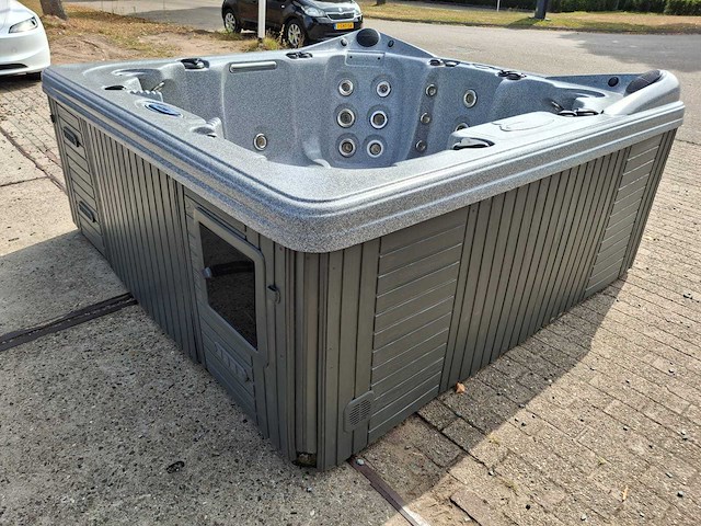 Dynasty 6 persoons amerikaans jacuzzi en buitenspa - afbeelding 10 van  33