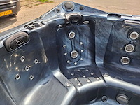 Dynasty 6 persoons jacuzzi en buitenspa - afbeelding 4 van  11