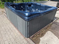 Dynasty 6 persoons jacuzzi en buitenspa - afbeelding 8 van  11