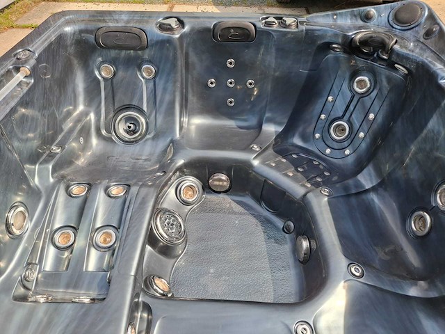 Dynasty 6 persoons jacuzzi en buitenspa - afbeelding 2 van  33