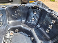 Dynasty 6 persoons jacuzzi en buitenspa - afbeelding 3 van  33