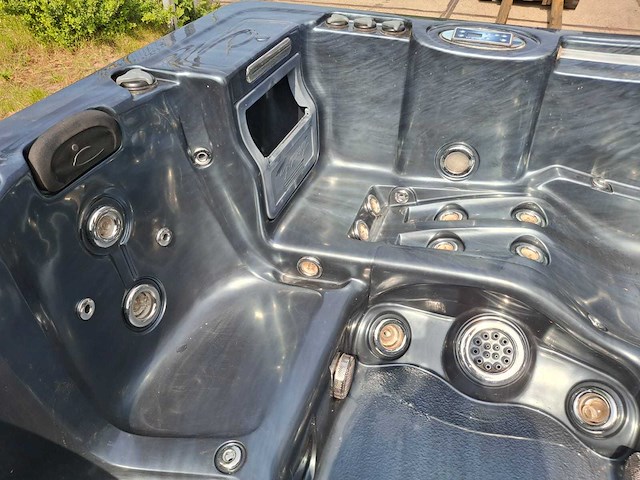 Dynasty 6 persoons jacuzzi en buitenspa - afbeelding 9 van  33