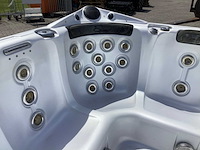 Dynasty spa - jaccuzi - afbeelding 4 van  21