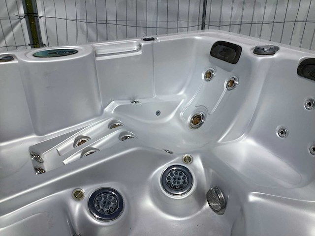 Dynasty spa - jaccuzi - afbeelding 6 van  21