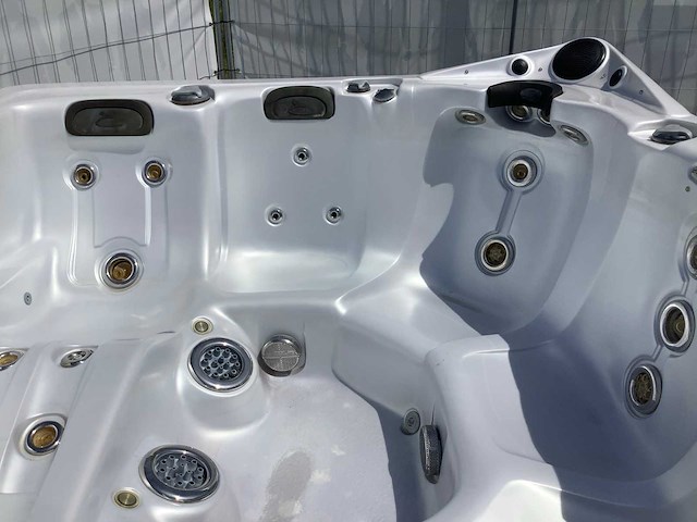 Dynasty spa - jaccuzi - afbeelding 7 van  21
