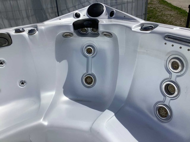 Dynasty spa - jaccuzi - afbeelding 9 van  21