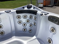 Dynasty spa - jaccuzi - afbeelding 11 van  21