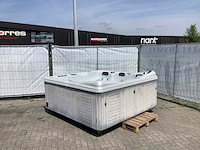 Dynasty spa - jaccuzi - afbeelding 12 van  21