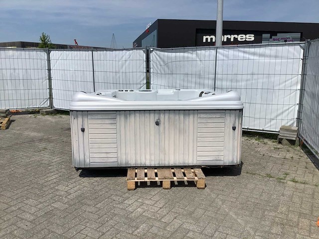 Dynasty spa - jaccuzi - afbeelding 15 van  21