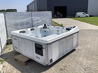 Dynasty spa - jaccuzi - afbeelding 16 van  21