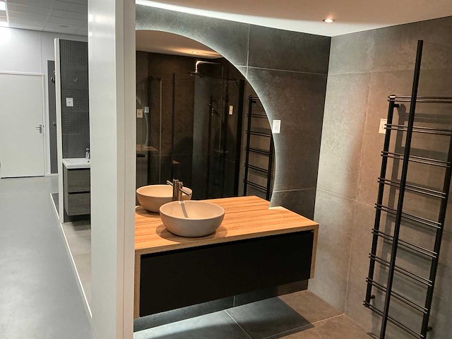 Dysign wastafelopstelling met spiegel - afbeelding 1 van  8