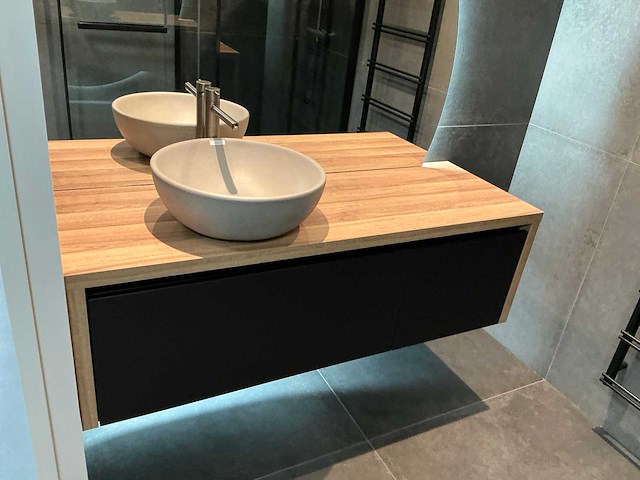 Dysign wastafelopstelling met spiegel - afbeelding 2 van  8