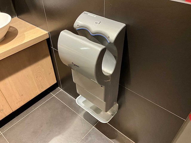 Dyson - airblade - handendroger - afbeelding 1 van  3