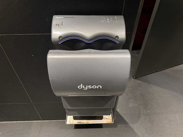 Dyson - airblade - handendroger - afbeelding 1 van  4
