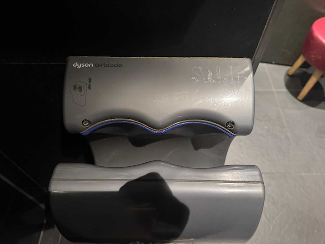 Dyson - airblade - handendroger - afbeelding 3 van  6