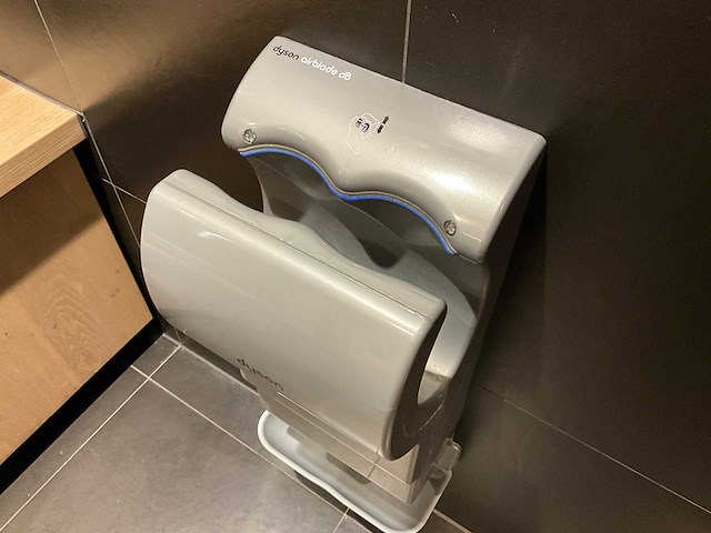 Dyson - airblade - handendroger - afbeelding 2 van  3