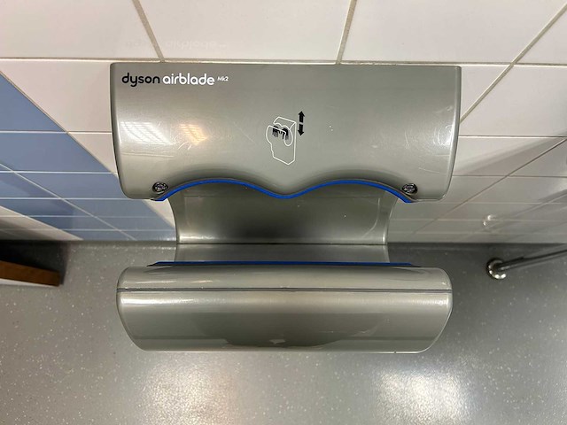 Dyson - airblade mk2 - handendroger - afbeelding 4 van  4