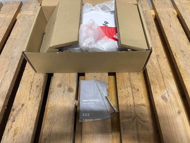 Dyson - airblade - afbeelding 6 van  6