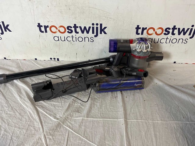 Dyson airwrap (2x) | dyson v8 advanced stofzuiger - afbeelding 1 van  6