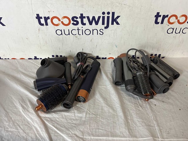 Dyson airwrap (2x) | dyson v8 advanced stofzuiger - afbeelding 4 van  6