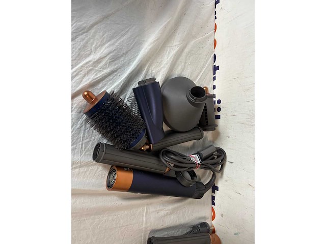 Dyson airwrap (2x) | dyson v8 advanced stofzuiger - afbeelding 5 van  6