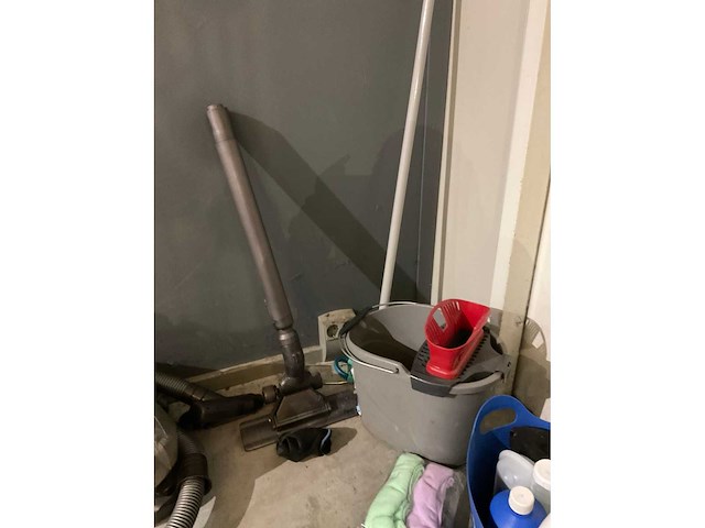 Dyson dc29 stofzuiger en schoonmaakgerei - afbeelding 3 van  5