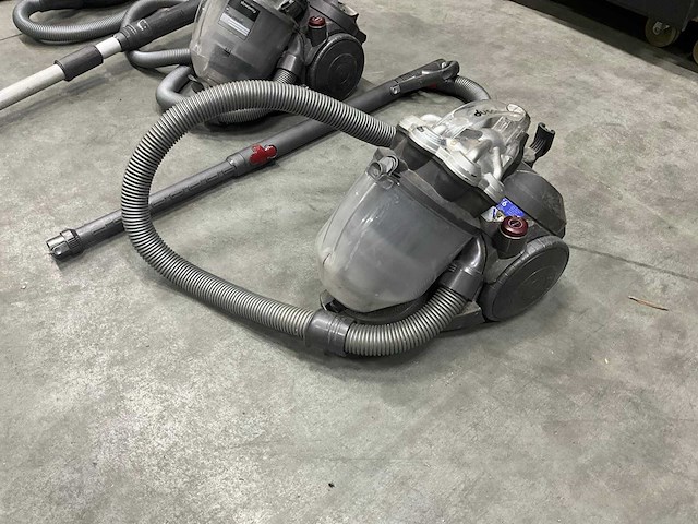 Dyson gebruikte stofzuigers (3x) - afbeelding 2 van  9