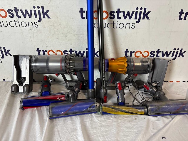 Dyson v11 total clean zakloos 0,76 l blauw + dyson v15s detect submarine - steelstofzuiger - afbeelding 1 van  1