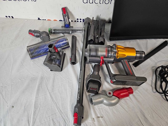 Dyson v12 detect slim absolute + philips evnia 34m2c3500l - afbeelding 2 van  3