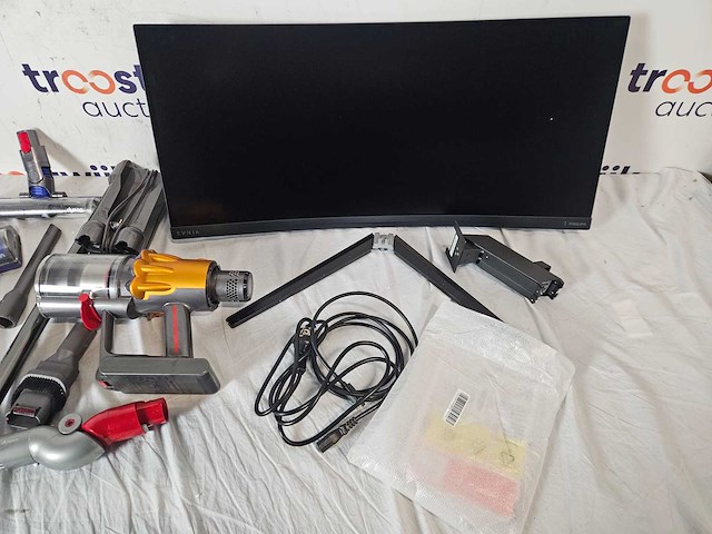 Dyson v12 detect slim absolute + philips evnia 34m2c3500l - afbeelding 3 van  3