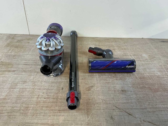 Dyson v8 advanced cordless vacuum steelstofzuiger - afbeelding 1 van  8