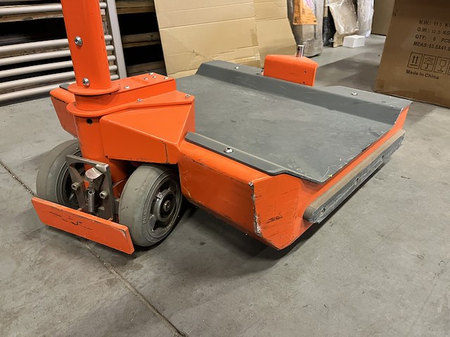 E-runner, elektrische trekhulp voor magazijnen - afbeelding 8 van  10