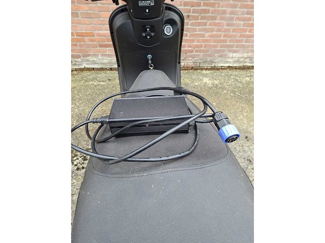 E-scooter, la souris, e-sourini, 2021 - afbeelding 2 van  27