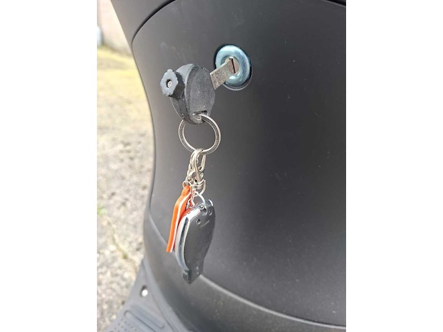 E-scooter, la souris, e-sourini, 2021 - afbeelding 7 van  27