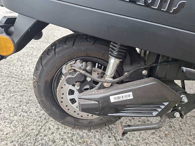 E-scooter, la souris, e-sourini, 2021 - afbeelding 15 van  27