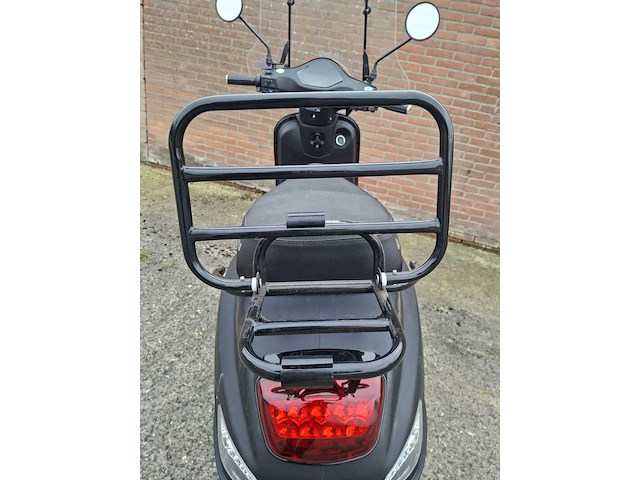 E-scooter, la souris, e-sourini, 2021 - afbeelding 18 van  27