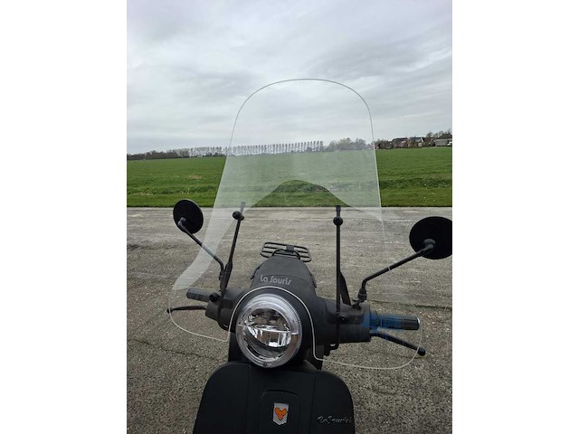 E-scooter, la souris, e-sourini, 2021 - afbeelding 20 van  27