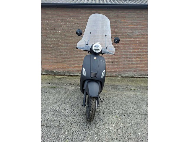 E-scooter, la souris, e-sourini, 2021 - afbeelding 21 van  27