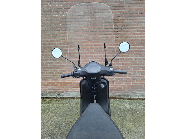 E-scooter, la souris, e-sourini, 2021 - afbeelding 24 van  27